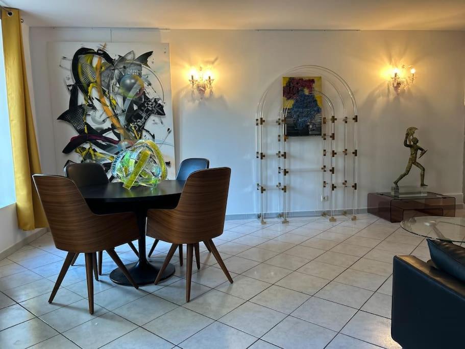 Interieur D'artistes Apartment Montelimar